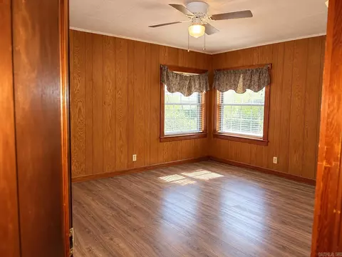 Bedroom - 811 Central Rd, Horatio, AR 71842 photo 2 of 2