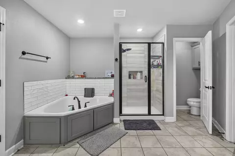 Bath - 37 Aberdeen Dr, Cabot, AR 72023 photo 3 of 5