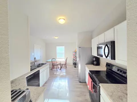Kitchen - 23 Dunnaway Dr, Austin, AR 72007 photo 3 of 4