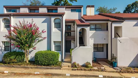 301 Kings Row Apt 103 Dr, Little Rock, AR 72207