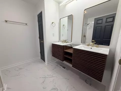 Bath - 225 Ridge Rd, Beebe, AR 72012 photo 1 of 4