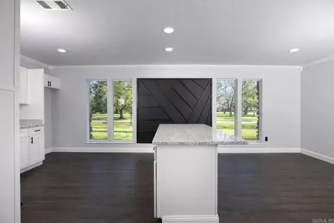 Living - 3602 Mobile, Pine Bluff, AR 71601 photo 1 of 8