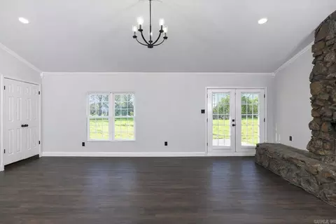 Living - 3602 Mobile, Pine Bluff, AR 71601 photo 4 of 8