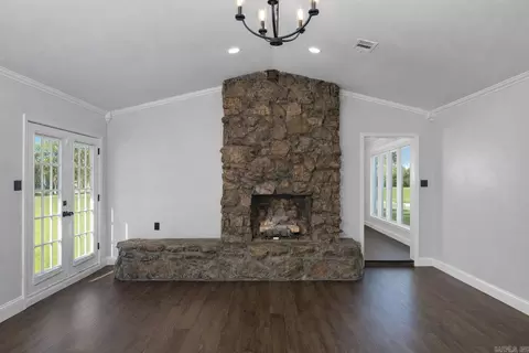 Living - 3602 Mobile, Pine Bluff, AR 71601 photo 2 of 8