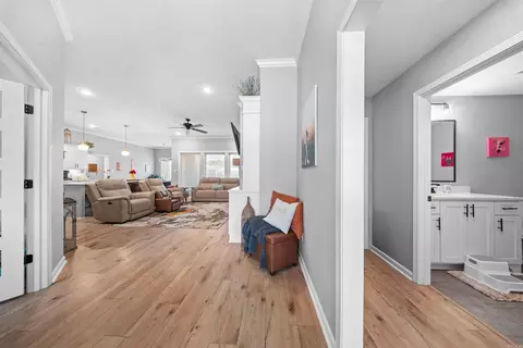 Entry Way - 1503 Del Rey Ct, Benton, AR 72019 photo 1 of 5