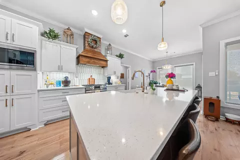 Kitchen - 1503 Del Rey Ct, Benton, AR 72019 photo 3 of 4