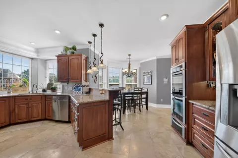 Kitchen - 21 Gleneagle Dr, Cabot, AR 72023 photo 3 of 7