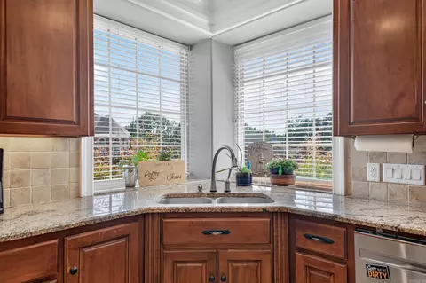 Kitchen - 21 Gleneagle Dr, Cabot, AR 72023 photo 5 of 7