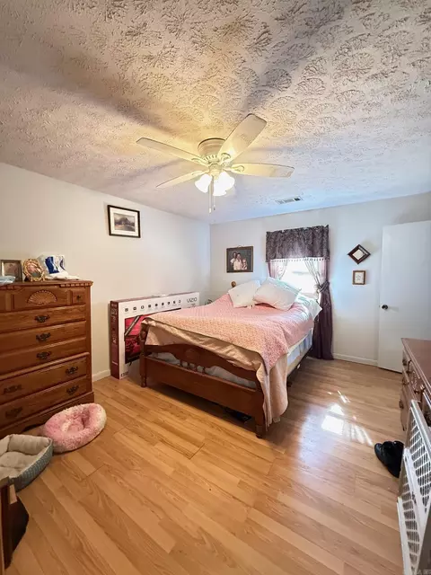 Bedroom - 715 Jason St, Clinton, AR 72031 photo 1 of 5