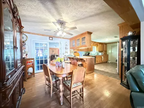 Dining - 715 Jason St, Clinton, AR 72031 photo 1 of 2