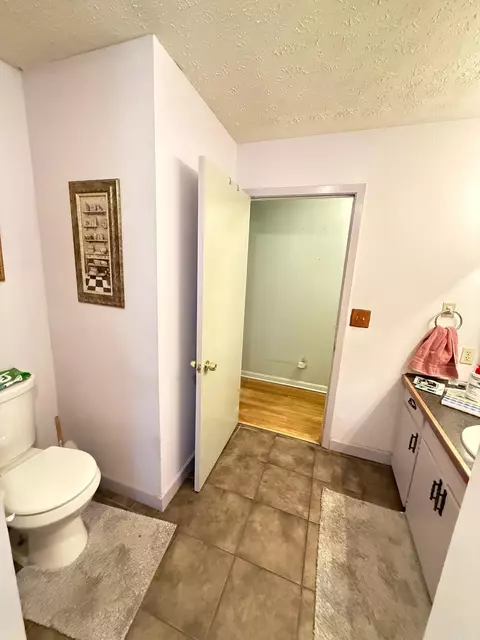 Bath - 715 Jason St, Clinton, AR 72031 photo 3 of 6