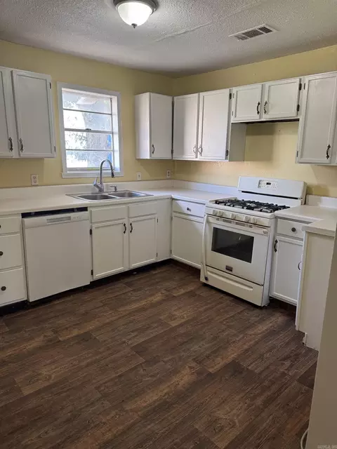 131 S Walnut St, Steele, MO 63877 photo 3