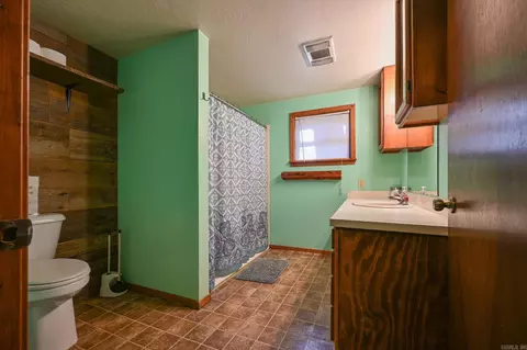 Bath - 4574 Hwy 8 E, Mena, AR 71953 photo 1 of 3
