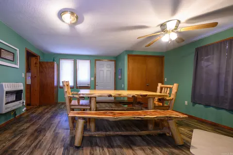 Dining - 4574 Hwy 8 E, Mena, AR 71953 photo 3 of 3