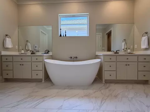 Bath - 230 A St, Bryant, AR 72022 photo 1 of 4