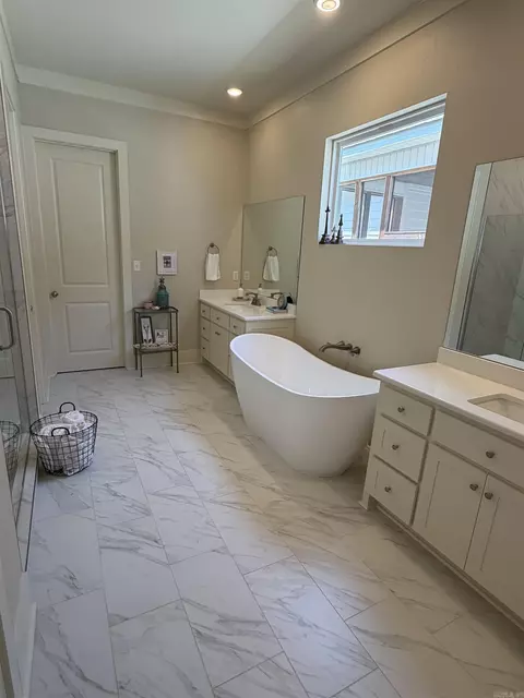 Bath - 230 A St, Bryant, AR 72022 photo 2 of 4