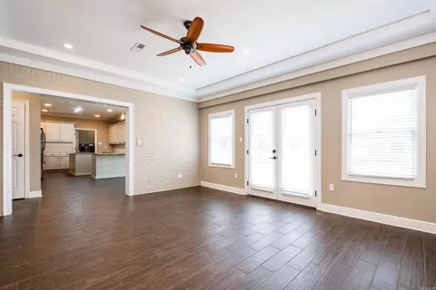 Living - 17 Westin Dr, Conway, AR 72034 photo 6 of 10