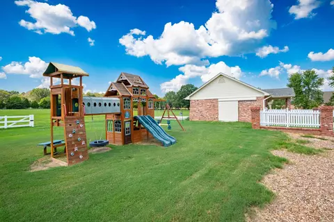 Exterior - 17 Westin Dr, Conway, AR 72034 photo 9 of 11