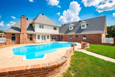 Exterior - 17 Westin Dr, Conway, AR 72034 photo 7 of 11