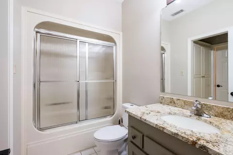 Bath - 17 Westin Dr, Conway, AR 72034 photo 4 of 6