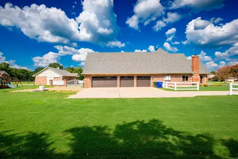 Exterior - 17 Westin Dr, Conway, AR 72034 photo 5 of 11