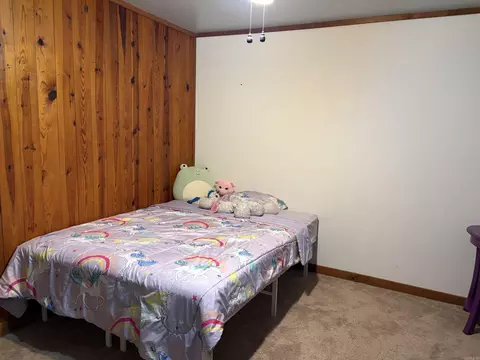 Bedroom - 215 Robins Ave, Norman, AR 71960 photo 7 of 8
