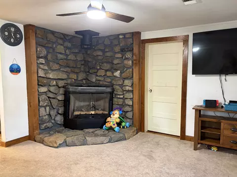 Living - 215 Robins Ave, Norman, AR 71960 photo 1 of 3