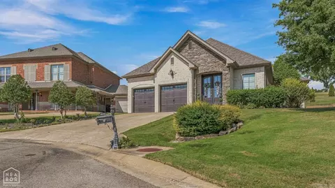 1018 Villa Dr, Jonesboro, AR 72405