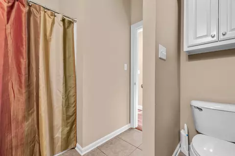 Bath - 1165 Calloway Dr, Conway, AR 72034 photo 2 of 5