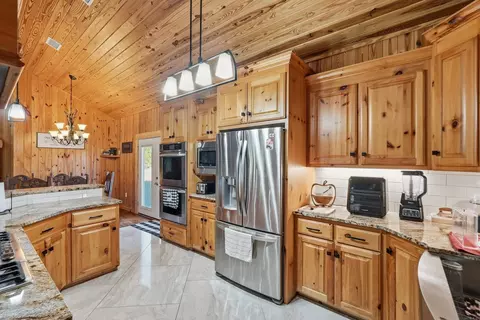 Kitchen - 415 Jackson Rd S, Damascus, AR 72039 photo 1 of 5