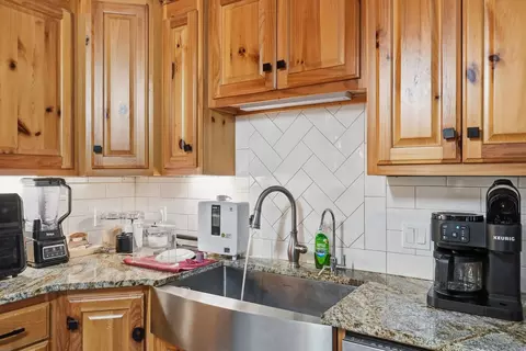 Kitchen - 415 Jackson Rd S, Damascus, AR 72039 photo 2 of 5