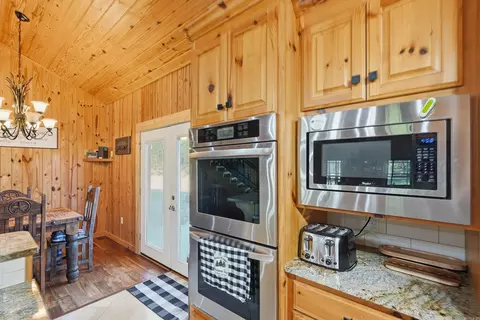 Kitchen - 415 Jackson Rd S, Damascus, AR 72039 photo 3 of 5