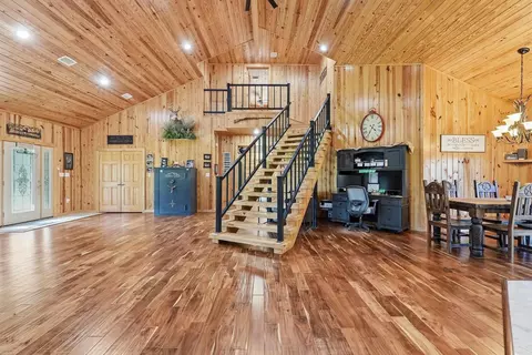 Entry Way - 415 Jackson Rd S, Damascus, AR 72039 photo 2 of 3