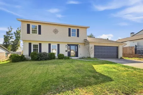 13 Coachlight Dr, Little Rock, AR 72227