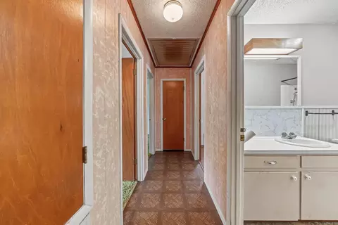 Entry Way - 662 Ottawa Rd, De Queen, AR 71832 photo 1 of 1