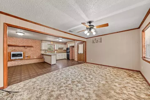 Living - 662 Ottawa Rd, De Queen, AR 71832 photo 1 of 8