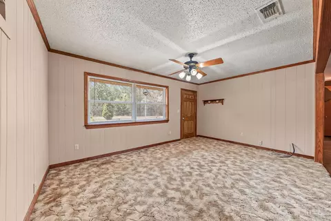 Living - 662 Ottawa Rd, De Queen, AR 71832 photo 3 of 8