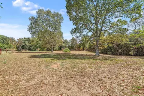 Exterior - 662 Ottawa Rd, De Queen, AR 71832 photo 6 of 11