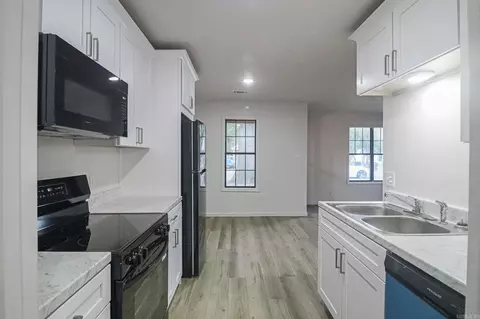 Kitchen - 124 Jennifer, Trumann, AR 72472 photo 3 of 3