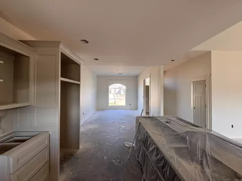 Living - 1233 Bent Tree Ln, Searcy, AR 72143 photo 2 of 3