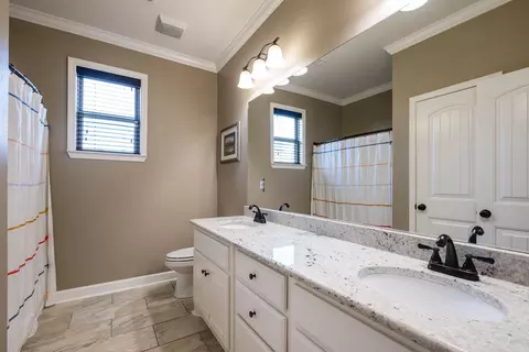 Bath - 9105 Stone Canyon Dr, Alexander, AR 72002 photo 2 of 2