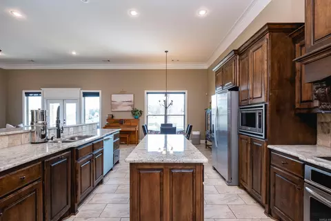 Kitchen - 9105 Stone Canyon Dr, Alexander, AR 72002 photo 4 of 5
