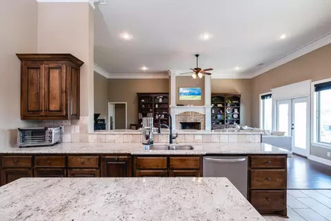 Kitchen - 9105 Stone Canyon Dr, Alexander, AR 72002 photo 3 of 5