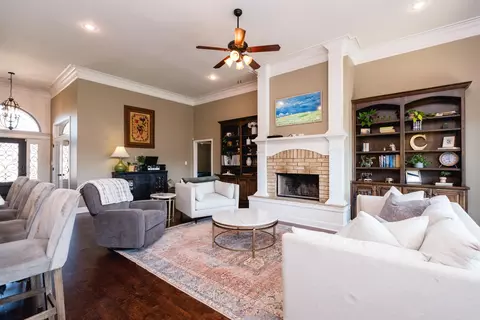 Living - 9105 Stone Canyon Dr, Alexander, AR 72002 photo 4 of 4
