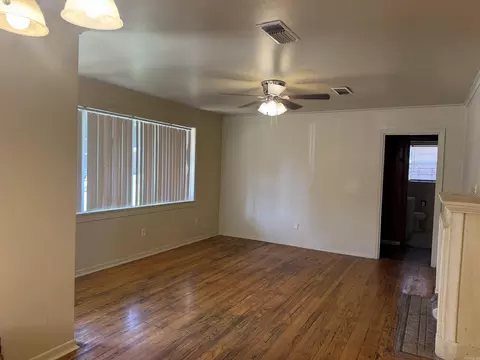 Living - 415 Talbot Dr, Pine Bluff, AR 71601 photo 2 of 3