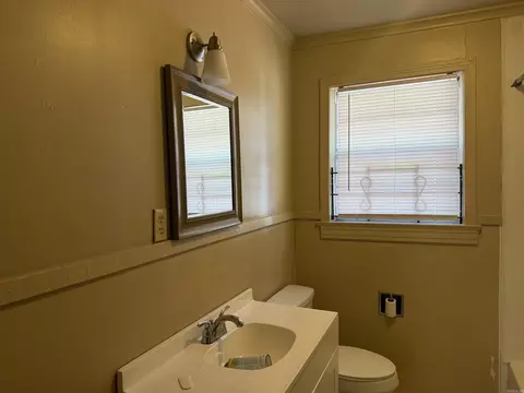 Bath - 415 Talbot Dr, Pine Bluff, AR 71601 photo 1 of 1