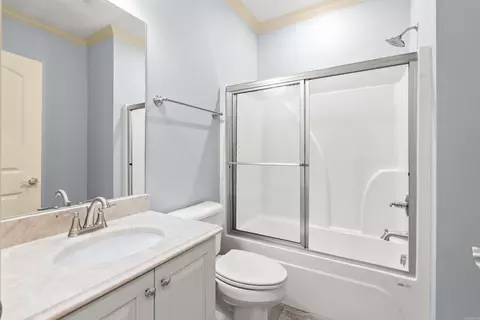 Bath - 617 Edgemoor Ter, Benton, AR 72015 photo 6 of 6