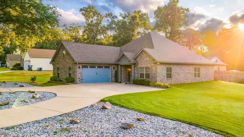 Exterior - 617 Edgemoor Ter, Benton, AR 72015 photo 3 of 5