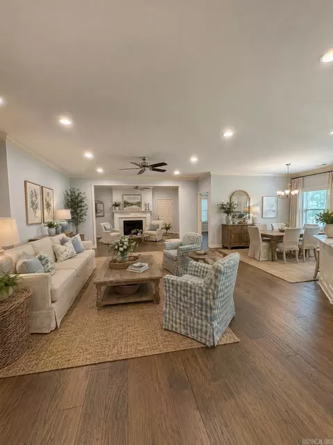 Living - 617 Edgemoor Ter, Benton, AR 72015 photo 4 of 8
