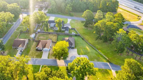 View/Area - 617 Edgemoor Ter, Benton, AR 72015 photo 1 of 2